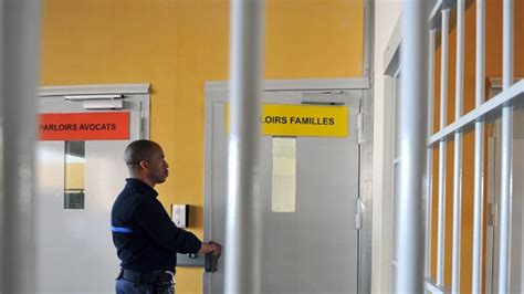 Dans Les Prisons Le Difficile Maintien Des Liens Avec L Ext Rieur