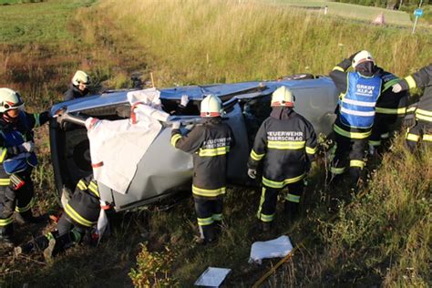 Übung Verkehrsunfall mit eingeklemmten Personen Bezirk Rohrbach