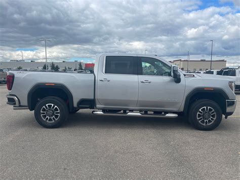 New 2023 Gmc Sierra 2500hd Slt 4 Door Crew Cab Short Bed Truck In