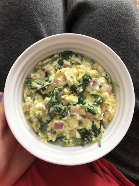 High Protein Egg Spinach And Cottage Cheese Scramble 33 Grams Of Protein At 330 Calories For A