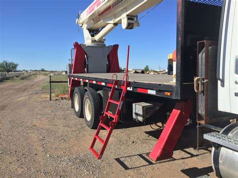 5 Safety Tips For Loading And Unloading Flatbed Trailers