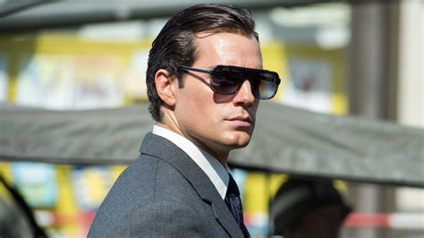 Henry Cavill Cast As Invisible Man For Future DC Films