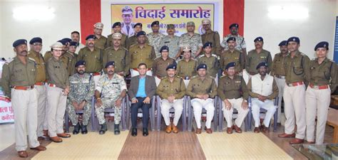 पुलिस अधीक्षक डाॅ लाल उमेद सिंह ने उप पुलिस महानिरीक्षक राजनांदगांव