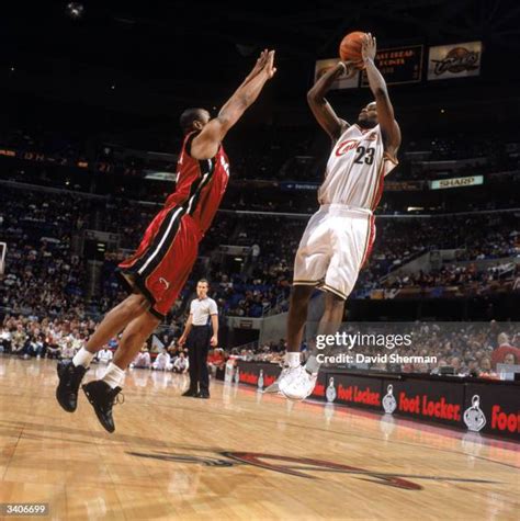 Lebron James Jump Photos and Premium High Res Pictures - Getty Images