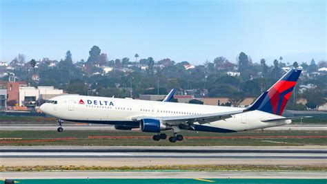 Delta Air Lines Planeja Contratar 1 1 Mil Pilotos Em 2024 Metade Do