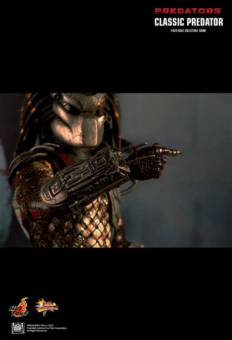 Predators Classic Predator Figurine 35cm Hot Toys MMS 162