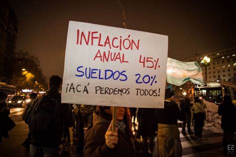 Los Mejores Carteles Y Fotos De La Multitudinaria Protesta Contra El