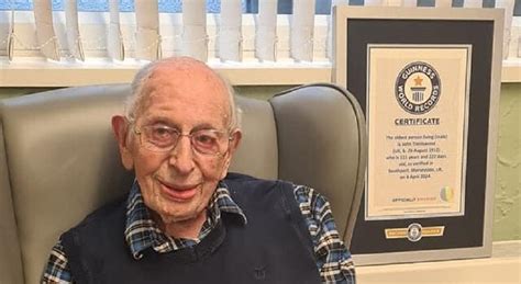 L uomo più vecchio del mondo ha 111 anni il segreto di lunga vita di