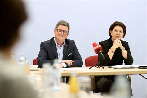 Land Oberösterreich Landesrätin Michaela Langer Weninger PMM und