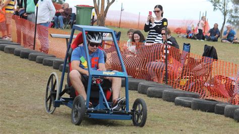 Woodhill Billy Cart Derby Draws Thousands Photos The Examiner