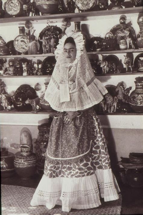 15 Fabulous Frida Kahlo Moments In Rarely Seen Photographs Frida