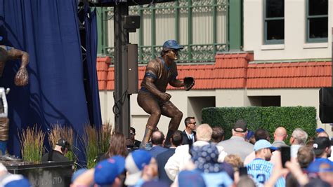 Why Ryne Sandberg Was Adamant About Big Aspect Of Statue Depiction