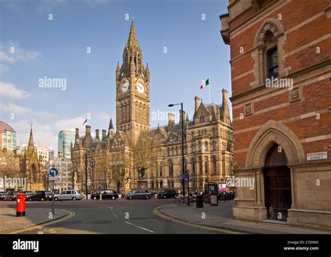 Manchester Town Hall & Albert Square, Greater Manchester, England, UK ...