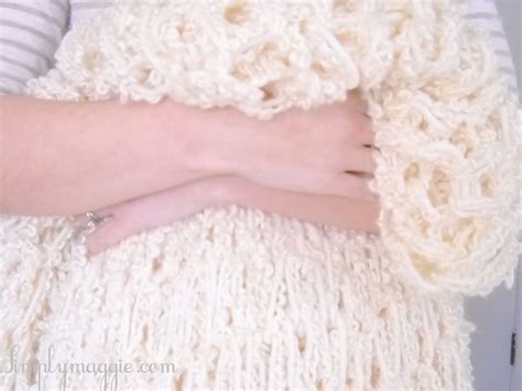 How To Arm Knit A Blanket In One Hour The Original Tutorial With