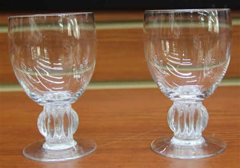 Lalique Wine Glasses Alger 7316 - RLalique.com