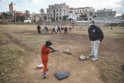 Double Vision—Photographing Baseball In Cuba | Victory Journal