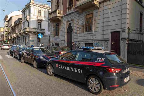 Mamma Chiama I Carabinieri E Fa Arrestare Il Figlio Picchiava La Fidanzata