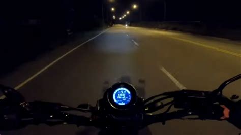 Yamaha XSR155 top speed attempt caught on camera