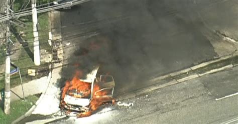 G Carro Pega Fogo Na Avenida Morumbi Em S O Paulo Not Cias Em S O