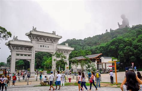 Statua Di Tian Tan Buddha Su Sulla Montagna Villaggio Di Rumore