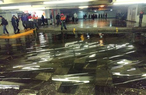 Lluvias Paralizan La Ciudad Circuito Y El Metro Inundado El Aicm Parado