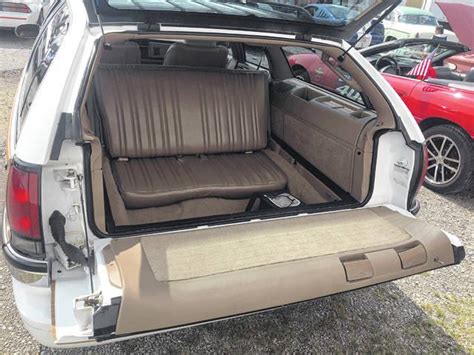 These Rear Facing Seats In Station Wagons R Nostalgia