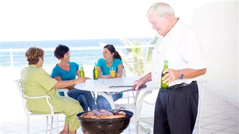 Grillen Auf Dem Balkon Was Ist Erlaubt Und Was Verboten Bunte De