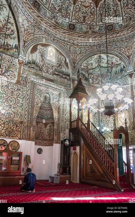 Interior De La Mezquita Et Hem Bey En El Cuadrado De Skanderbeg Tirana