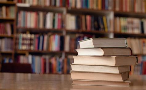 У столичній книгарні «Сяйво книги» до літа збирають російськомовні ...