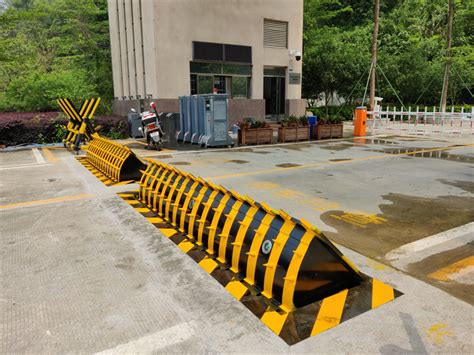 Flip Barricade Hydraulic Spike Roadblocker Traffic Road Blocker Barrier