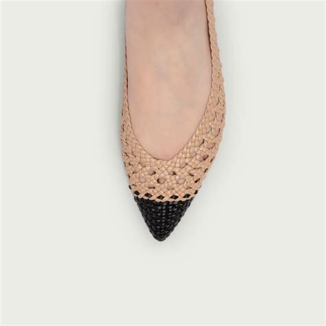 Balerini nude cu vârf ascuțit Magdalena din piele naturală perforată