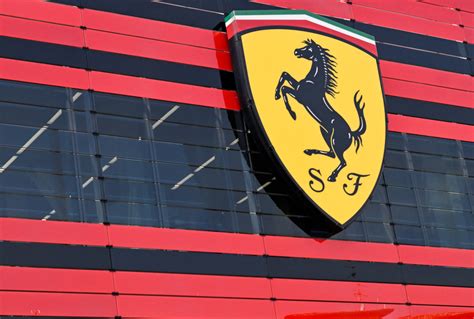 “Ferrari” компани криптовалютаар төлбөр тооцоо хийх сонголтыг нэвтрүүллээ