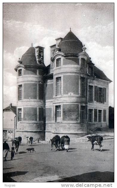 Courson les Carrières COURSON LES CARRIERES L ANCIEN CHATEAU DEVENU