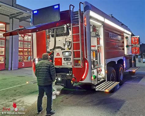 Tirol Neues Großtanklöschfahrzeug GTLF A 9 000 300 für FF Steinach