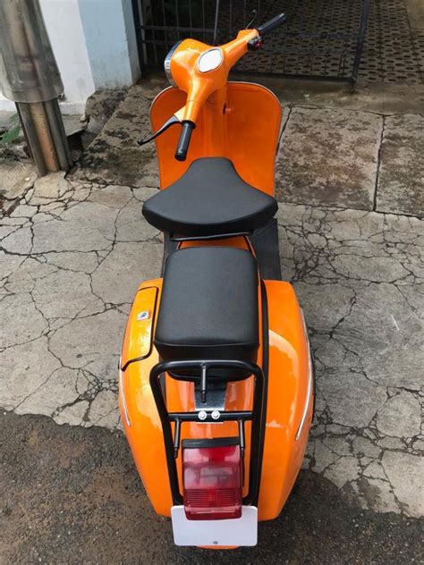 Restored Bajaj Chetak Mimics Vespa Super