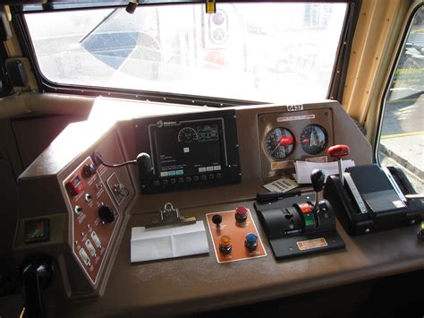 Via Rail Rebuilt F40 Cab This Is A View Of The Engineers Flickr