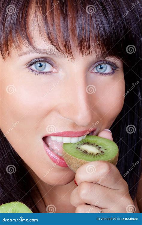 Woman Eating Kiwi Stock Image Image Of Kiwi Hold Hand 20588879