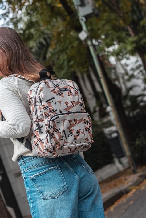 Mochila M RETRO NUDE AMULETO
