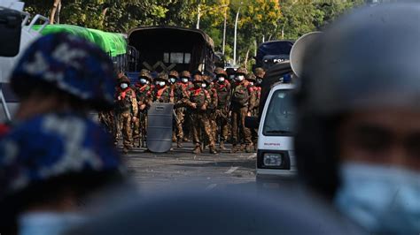 Myanmar Militär soll Zentrale von Aung San Suu Kyis Partei zerstört