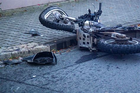 Zwei Verletzte Nach Vorfahrtsunfall In Bischofswerda