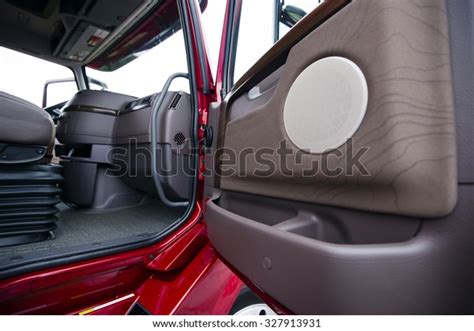 37 Semi Truck Interior Detailing Images, Stock Photos, 3D objects ...