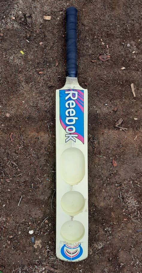 Reebok Cricket Bat - PixaHive