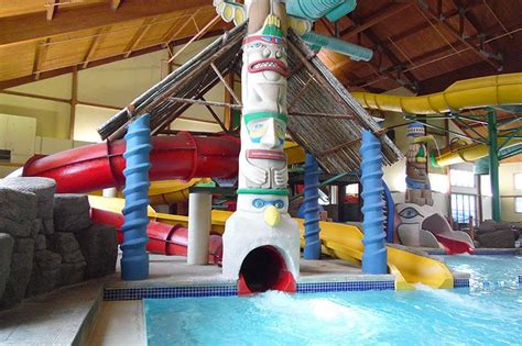 Totem Towers Sandusky Indoor Water Park Slide Great Wolf Lodge