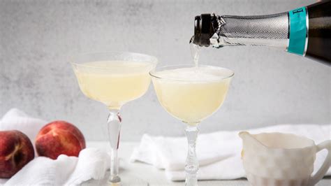 Classic Peach Bellini Recipe