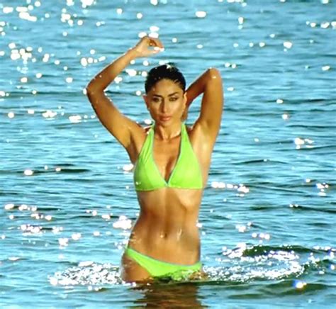 Kareena Kapoor Khan Is A Bikini GODDESS For All Ages And Her Blazing