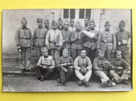 Carte Postale Photo Caserne Service Militaires Soldats Uniforme Du Me