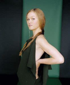 Julia Stiles Hottest Bikini Pictures Sexy Lumen Pierce Of Dexter