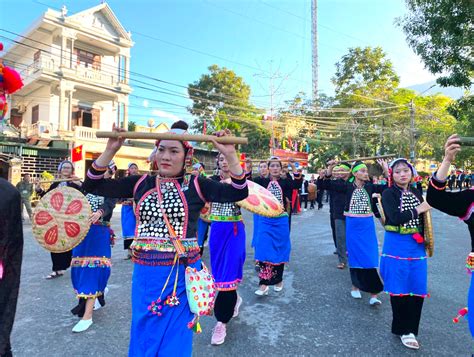 Ấn Tượng Trang Phục Truyền Thống Của Các Dân Tộc ở Mường Tè