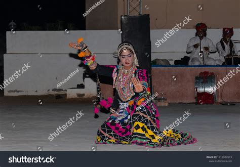 76 Kalbelia Dance Performance Pushkar Images, Stock Photos & Vectors ...