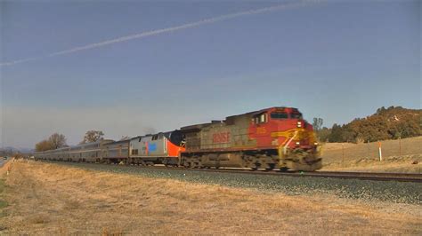 Rare Bnsf Ge Dash 9 44cw Warbonnets Leading Amtraks Coast Starlight In